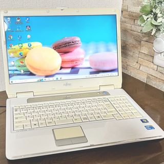 フジツウ(富士通)の【すぐ使えるノートパソコン✨】人気の白♪i5/Win10/美品✨初心者におすすめ(ノートPC)