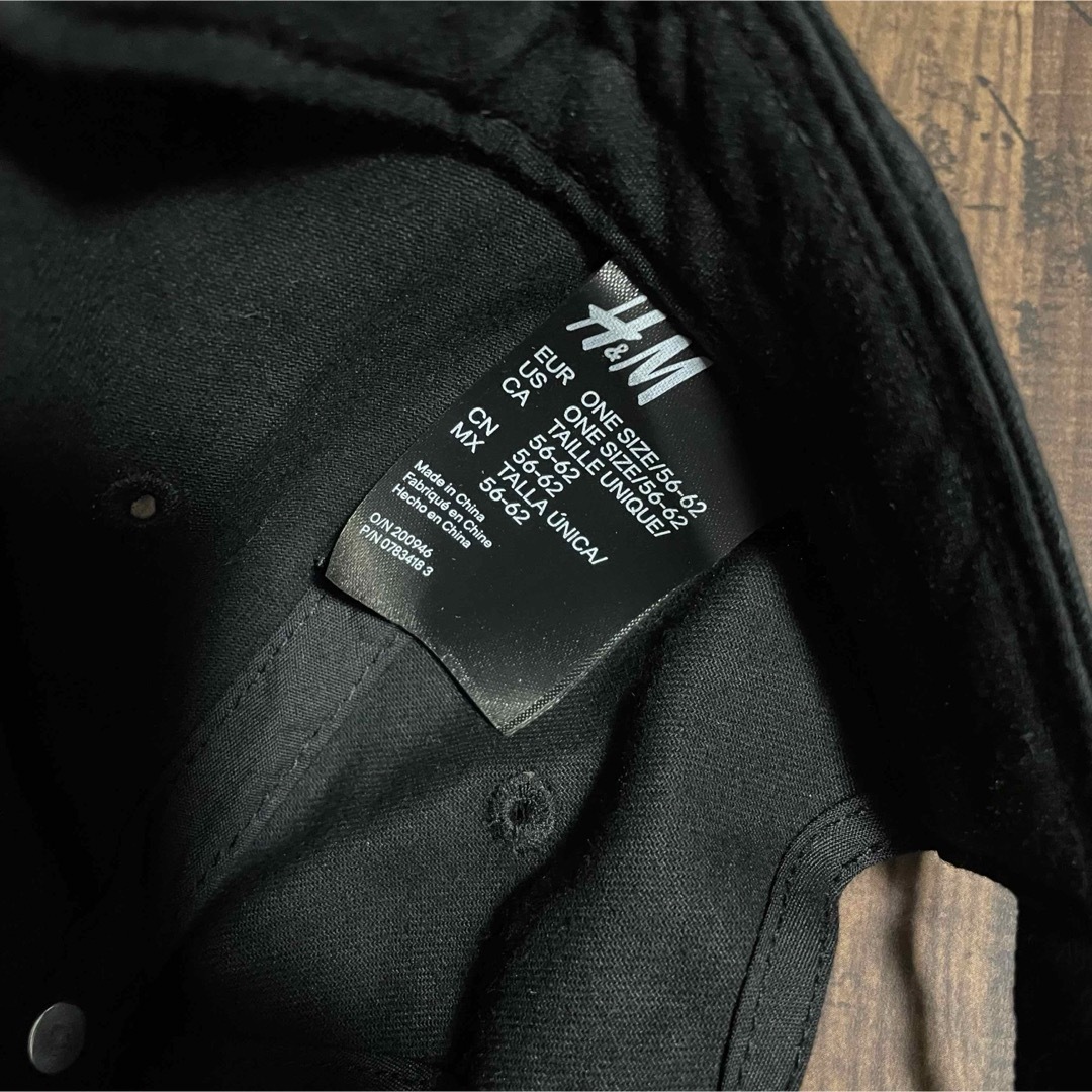 H&M(エイチアンドエム)のH&M コットン ツイル ロー キャップ ブラック 無地 シンプル 帽子 メンズの帽子(キャップ)の商品写真