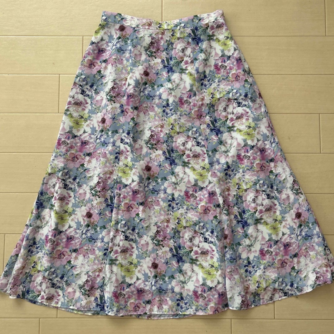 MISCH MASCH(ミッシュマッシュ)のミッシュマッシュ　花柄スカート　水彩 レディースのスカート(ひざ丈スカート)の商品写真