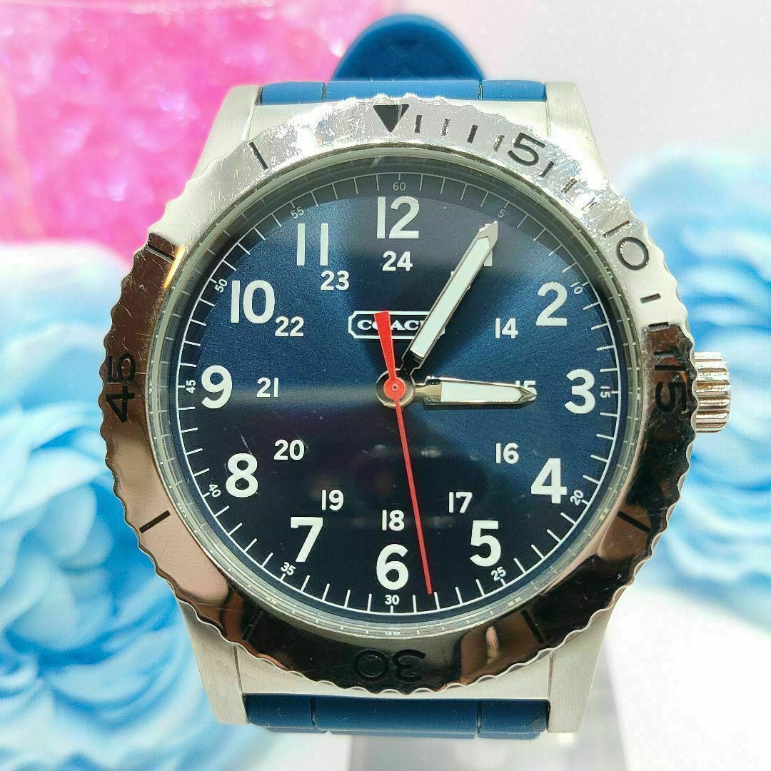 COACH(コーチ)のCOACH　コーチ　ラバーベルト　メンズ腕時計　青系　シンプル　高級感 メンズの時計(腕時計(アナログ))の商品写真
