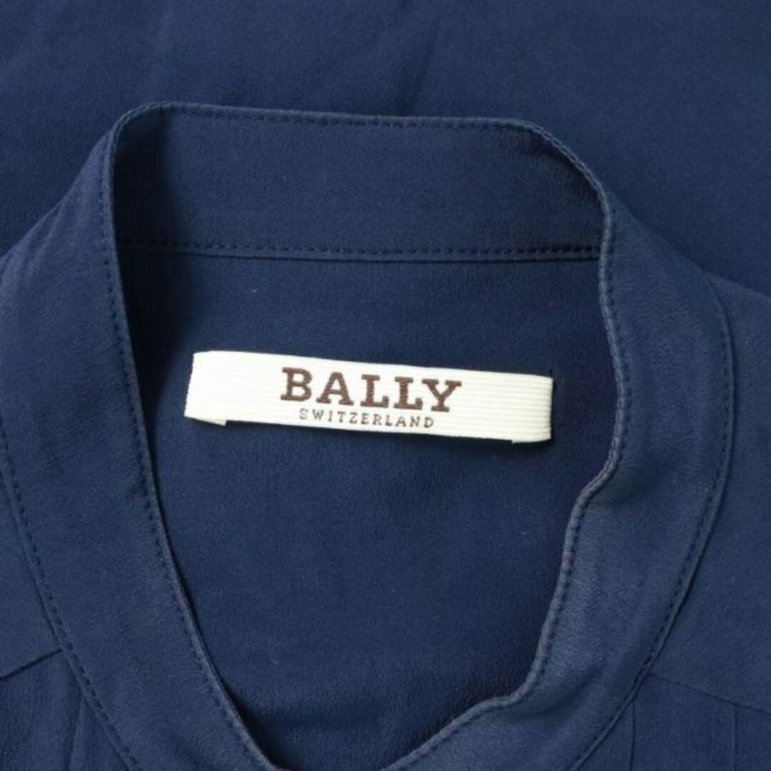 Bally(バリー)のバリー BALLY シャツ ブラウス プリーツ 絹混 シルク混 長袖 38 紺 レディースのトップス(シャツ/ブラウス(長袖/七分))の商品写真