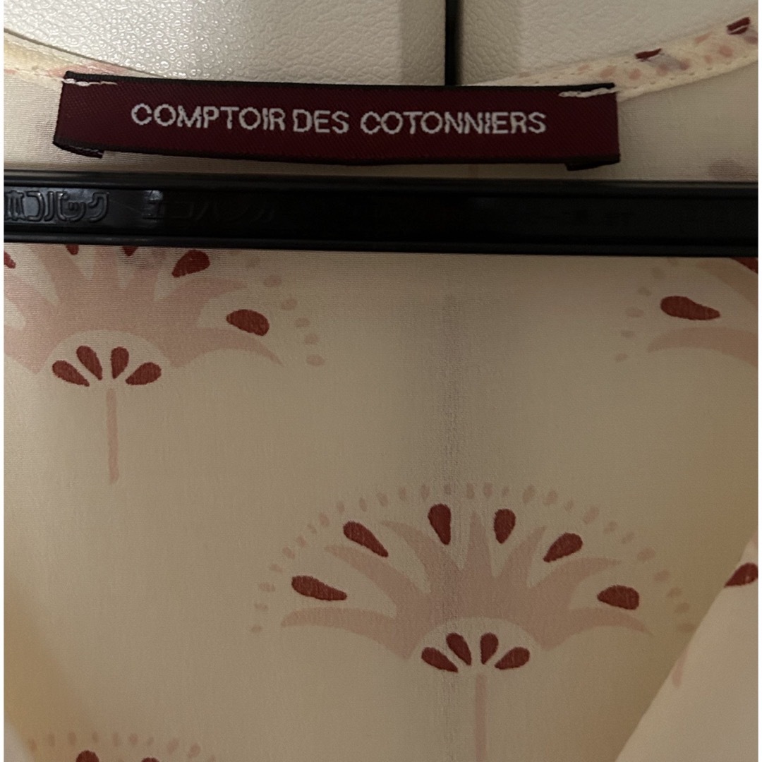 Comptoir des cotonniers(コントワーデコトニエ)のコントワーデコトニエ 蓮プリント　シルク100% ワンピース38 レディースのワンピース(ひざ丈ワンピース)の商品写真