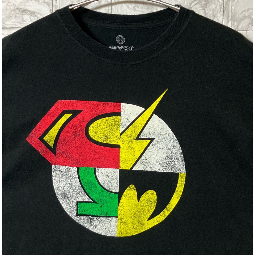 VINTAGE(ヴィンテージ)のUSA古着 DC COMICS ロゴプリント XLsize ブラックTシャツ メンズのトップス(Tシャツ/カットソー(半袖/袖なし))の商品写真