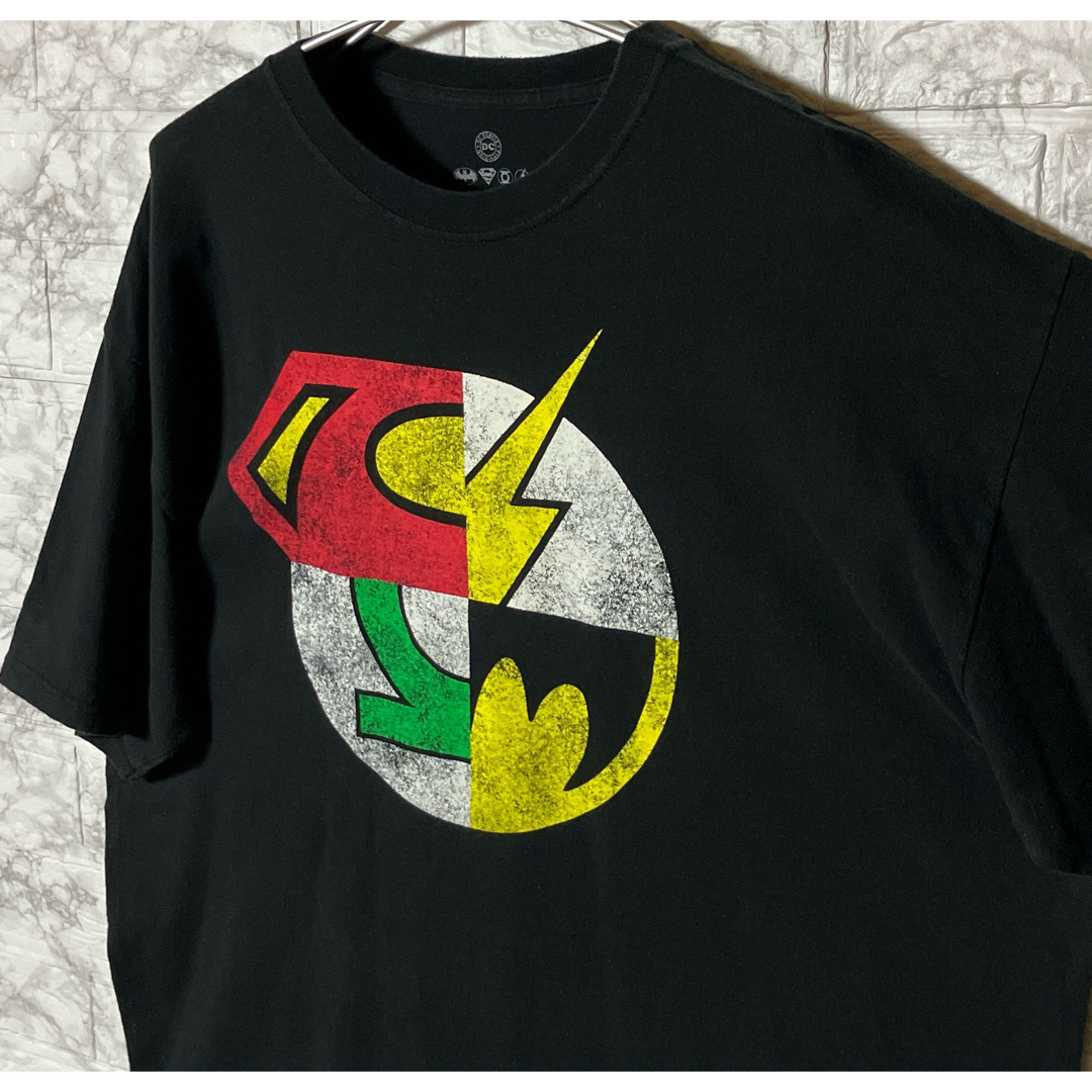 VINTAGE(ヴィンテージ)のUSA古着 DC COMICS ロゴプリント XLsize ブラックTシャツ メンズのトップス(Tシャツ/カットソー(半袖/袖なし))の商品写真