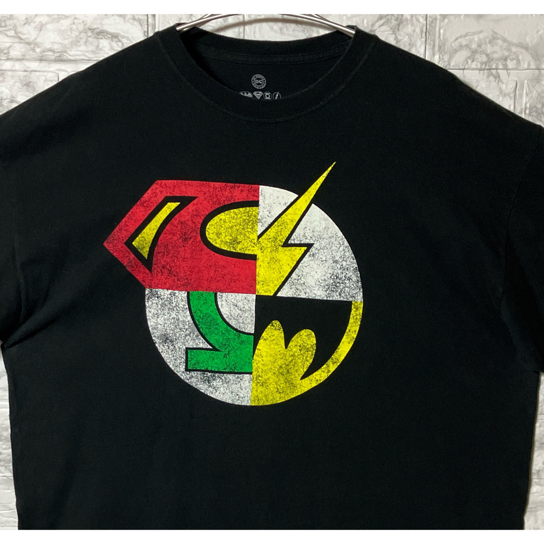 VINTAGE(ヴィンテージ)のUSA古着 DC COMICS ロゴプリント XLsize ブラックTシャツ メンズのトップス(Tシャツ/カットソー(半袖/袖なし))の商品写真