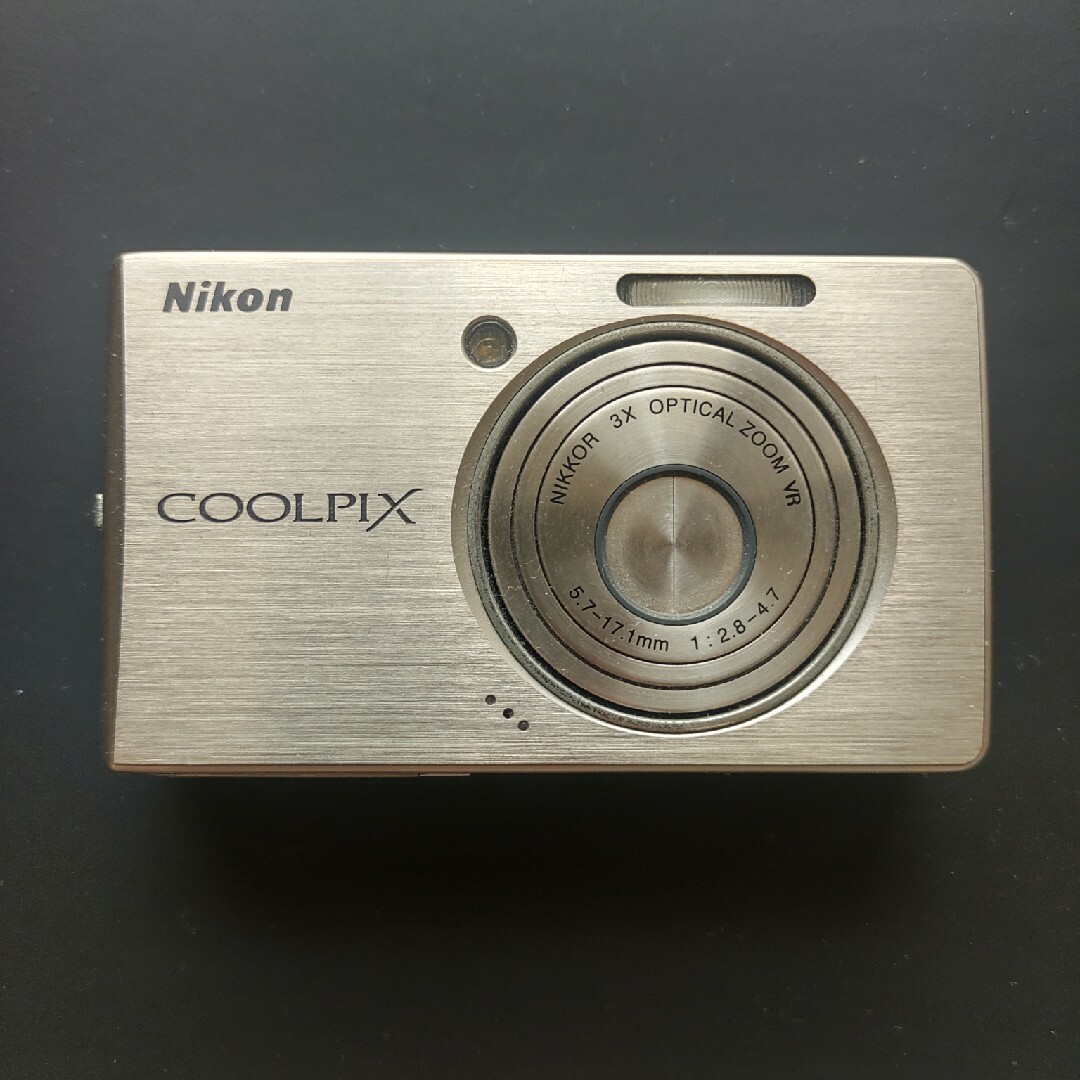 Nikon(ニコン)のNikon COOLPIX S500 デジカメ　ニコン　ソニー　キャノン スマホ/家電/カメラのカメラ(コンパクトデジタルカメラ)の商品写真