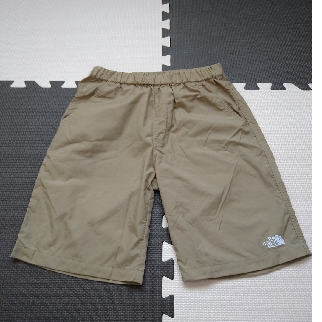 THE NORTH FACE(ザノースフェイス)のノースフェイス　ショートパンツ　150センチ キッズ/ベビー/マタニティのキッズ服男の子用(90cm~)(パンツ/スパッツ)の商品写真