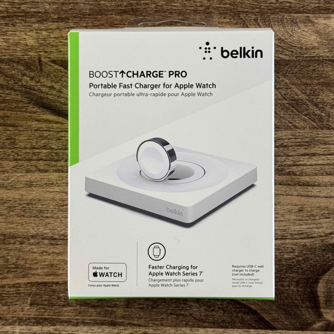 Apple(アップル)の【超美品】「Belkin」Apple Watch用ポータブル高速充電器 ホワイト スマホ/家電/カメラのスマートフォン/携帯電話(バッテリー/充電器)の商品写真