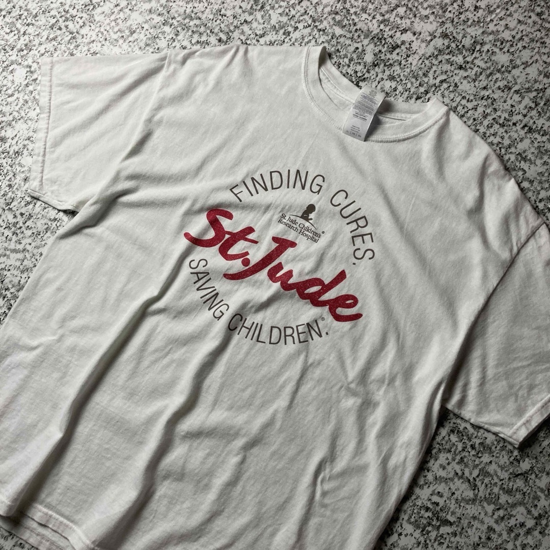 GILDAN(ギルタン)の【グッドレギュラー】st.jude プリントTシャツ セービングチルドレン メンズのトップス(Tシャツ/カットソー(半袖/袖なし))の商品写真