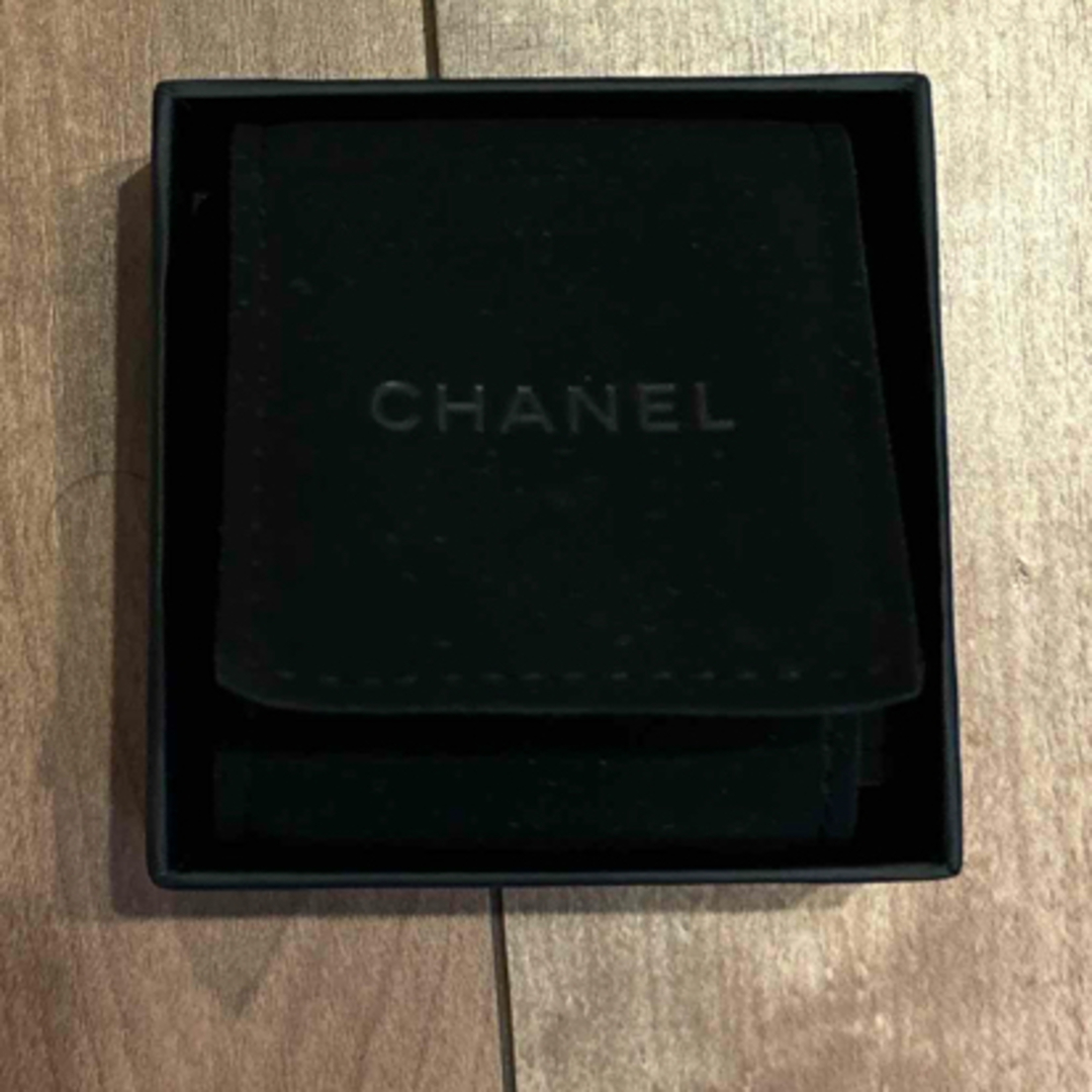 CHANEL(シャネル)のCHANEL クリスタル　フラワーモチーフ　ピアス レディースのアクセサリー(ピアス)の商品写真