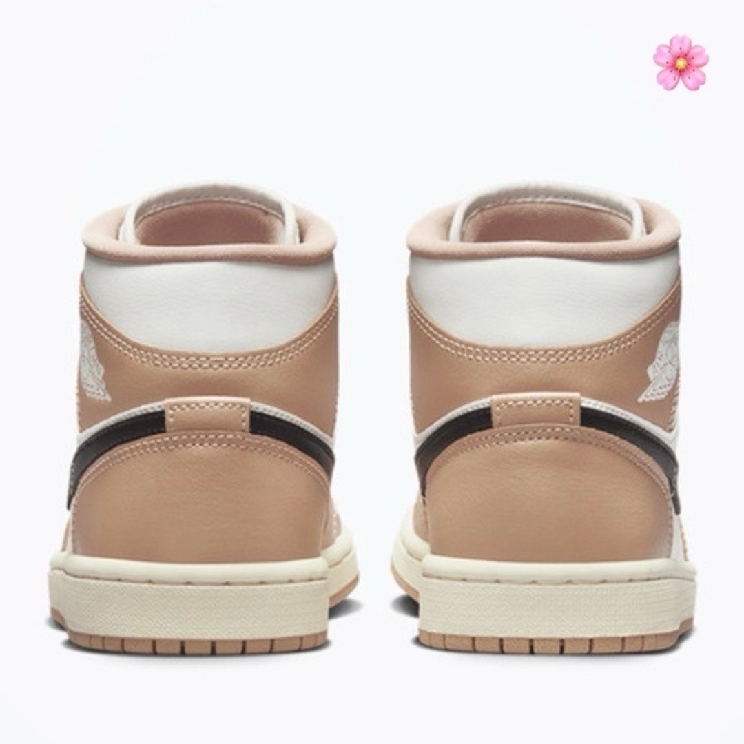 NIKE(ナイキ)の国内正規品 26cm ナイキ WMNS エアジョーダン1 MID AJ1 メンズの靴/シューズ(スニーカー)の商品写真