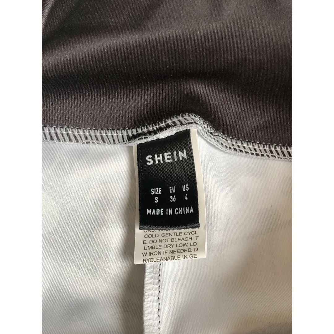 SHEIN(シーイン)のかわいい美品●SHEINシーイン●S-M/タイツ・レギンス/ポップ/ヨガ・筋トレ スポーツ/アウトドアのトレーニング/エクササイズ(トレーニング用品)の商品写真