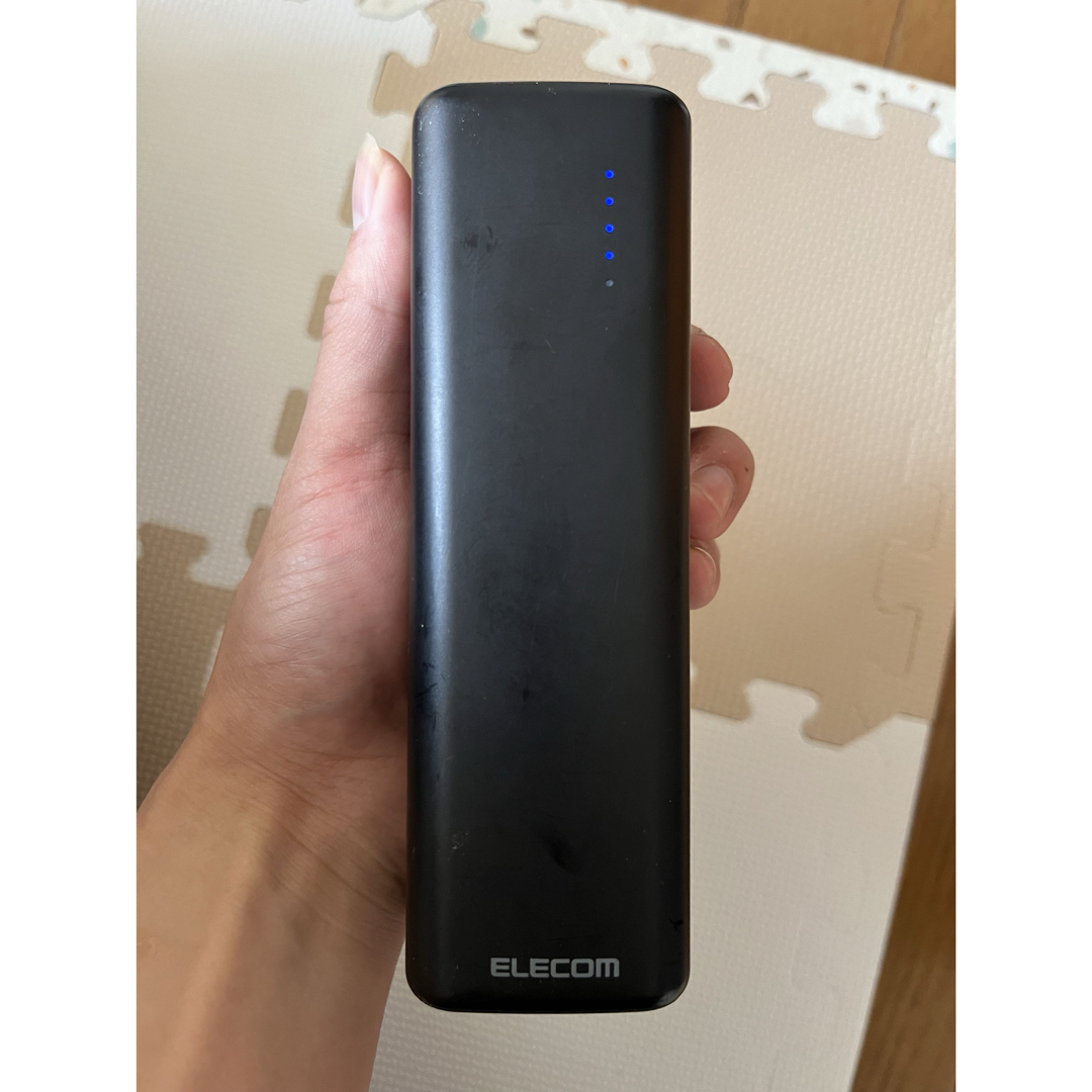 ELECOM(エレコム)のELECOM DE-C33L-20000BK BLACK スマホ/家電/カメラのスマートフォン/携帯電話(バッテリー/充電器)の商品写真