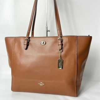 コーチ(COACH)の【美品】コーチ　ターンロック　ブラウン　トートバッグ　A4可能　肩掛け可能(トートバッグ)