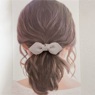 送料無料【重ねリボン】ヘアアクセ　可愛い　上品　高見え　結婚式(ヘアアクセサリー)