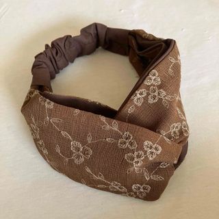 ブラウン刺繍　ハンドメイドクロスターバン(ヘアバンド)