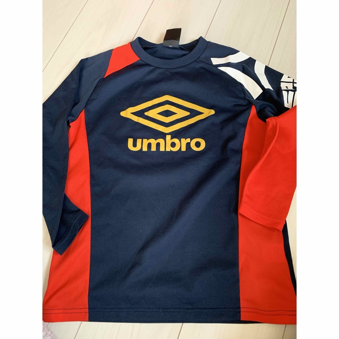 UMBRO(アンブロ)の男の子 ロンT キッズ/ベビー/マタニティのキッズ服男の子用(90cm~)(Tシャツ/カットソー)の商品写真