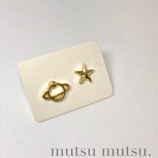 ワンポイント宇宙ピアス　ニッケルフリー(ピアス)