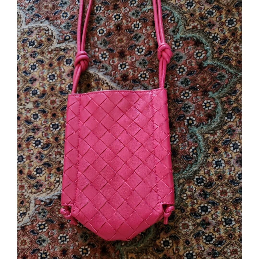 Bottega Veneta(ボッテガヴェネタ)の【お値段お下げ】ボッテガヴェネタのピンク色のポシェット、ショルダーバッグ☆ レディースのバッグ(ショルダーバッグ)の商品写真