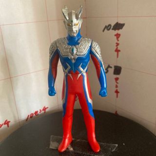 バンダイ(BANDAI)のウルトラシリーズソフビ　 ウルトラマンゼロ　 バンダイ  高さ11センチ  (特撮)