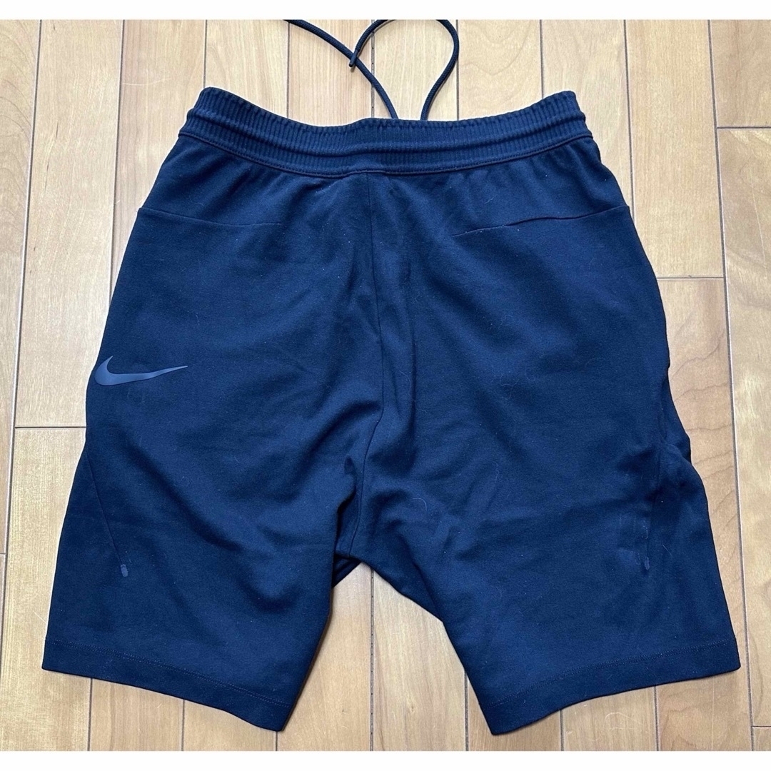 NIKE(ナイキ)のナイキ テックパック 清涼 ドライフィット ショートパンツ(M)ブラック 黒 メンズのパンツ(ショートパンツ)の商品写真