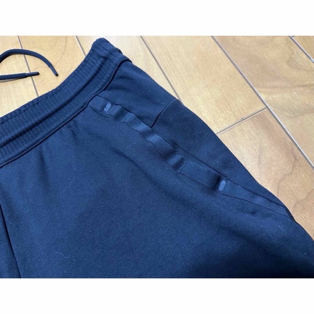 NIKE(ナイキ)のナイキ テックパック 清涼 ドライフィット ショートパンツ(M)ブラック 黒 メンズのパンツ(ショートパンツ)の商品写真