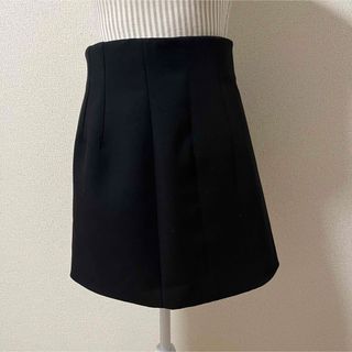 ザラ(ZARA)の【新品未使用】ZARA Mサイズ　ミニスカート　ブラック(ミニスカート)