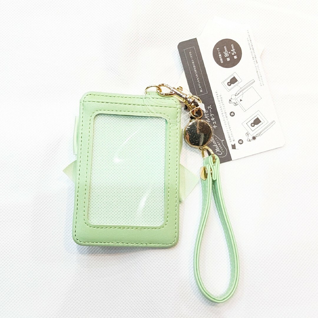 パスケース リール付きチェキケース グリーン レディースのファッション小物(パスケース/IDカードホルダー)の商品写真