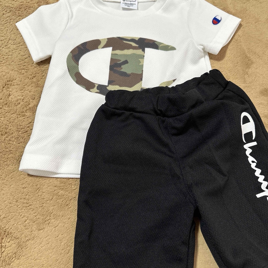 Champion(チャンピオン)のチャンピオン　ベビーキッズ　90 上下セット キッズ/ベビー/マタニティのキッズ服男の子用(90cm~)(Tシャツ/カットソー)の商品写真