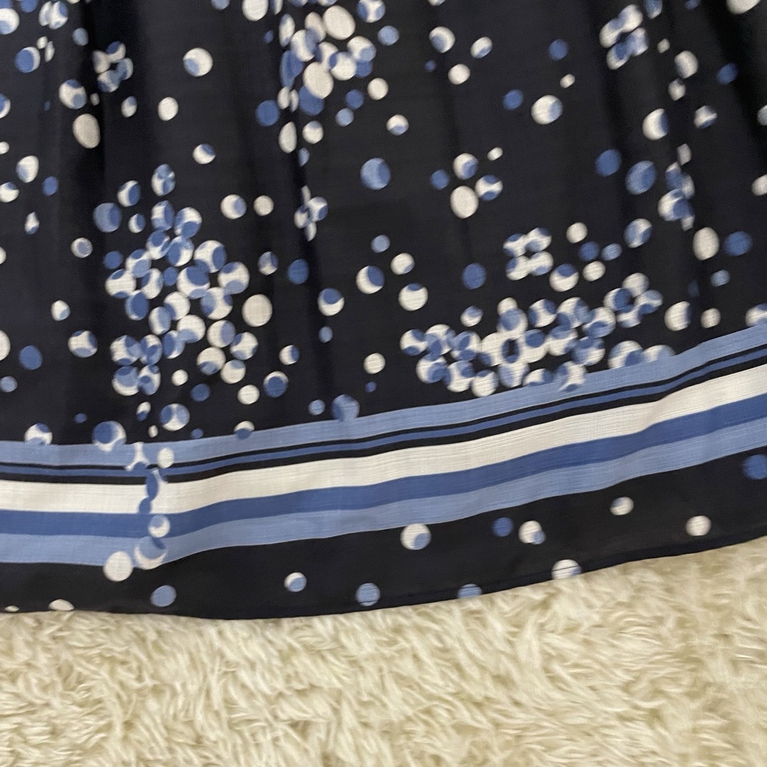 Aylesbury(アリスバーリー)のAYLESBURY アリスバーリー　フレアースカート 総柄 レディースのスカート(ひざ丈スカート)の商品写真