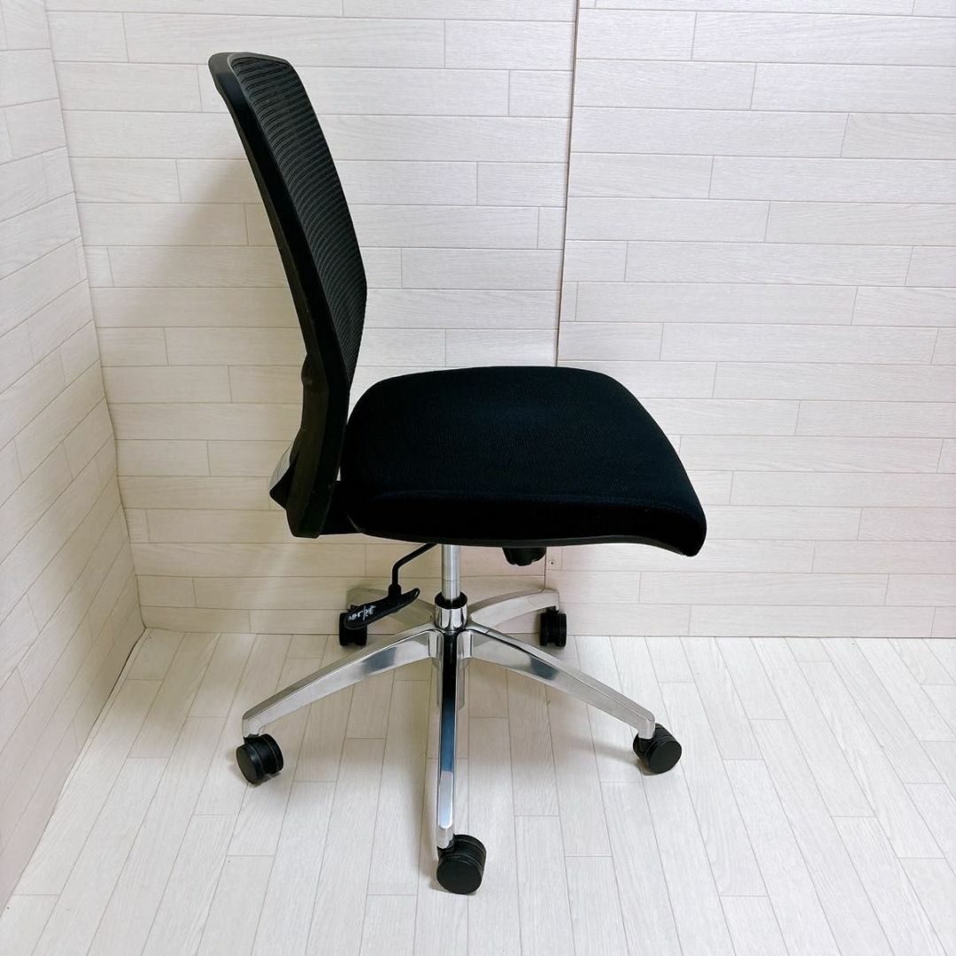 オカムラ オフィスチェア ビラージュ ブラック 8VCM1A-FHR1 良品 インテリア/住まい/日用品の椅子/チェア(デスクチェア)の商品写真