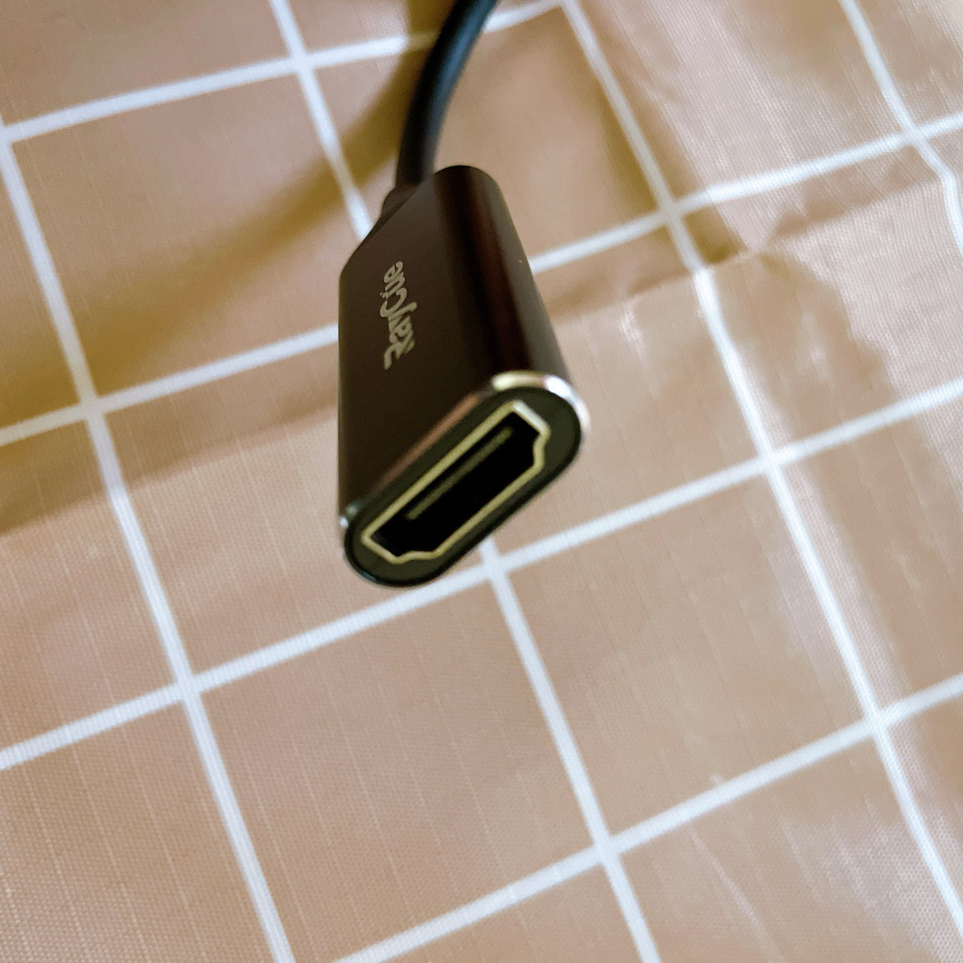 RayCue USB C HDMI 変換ケーブル 2M 4K＠60Hz スマホ/家電/カメラのスマホアクセサリー(その他)の商品写真