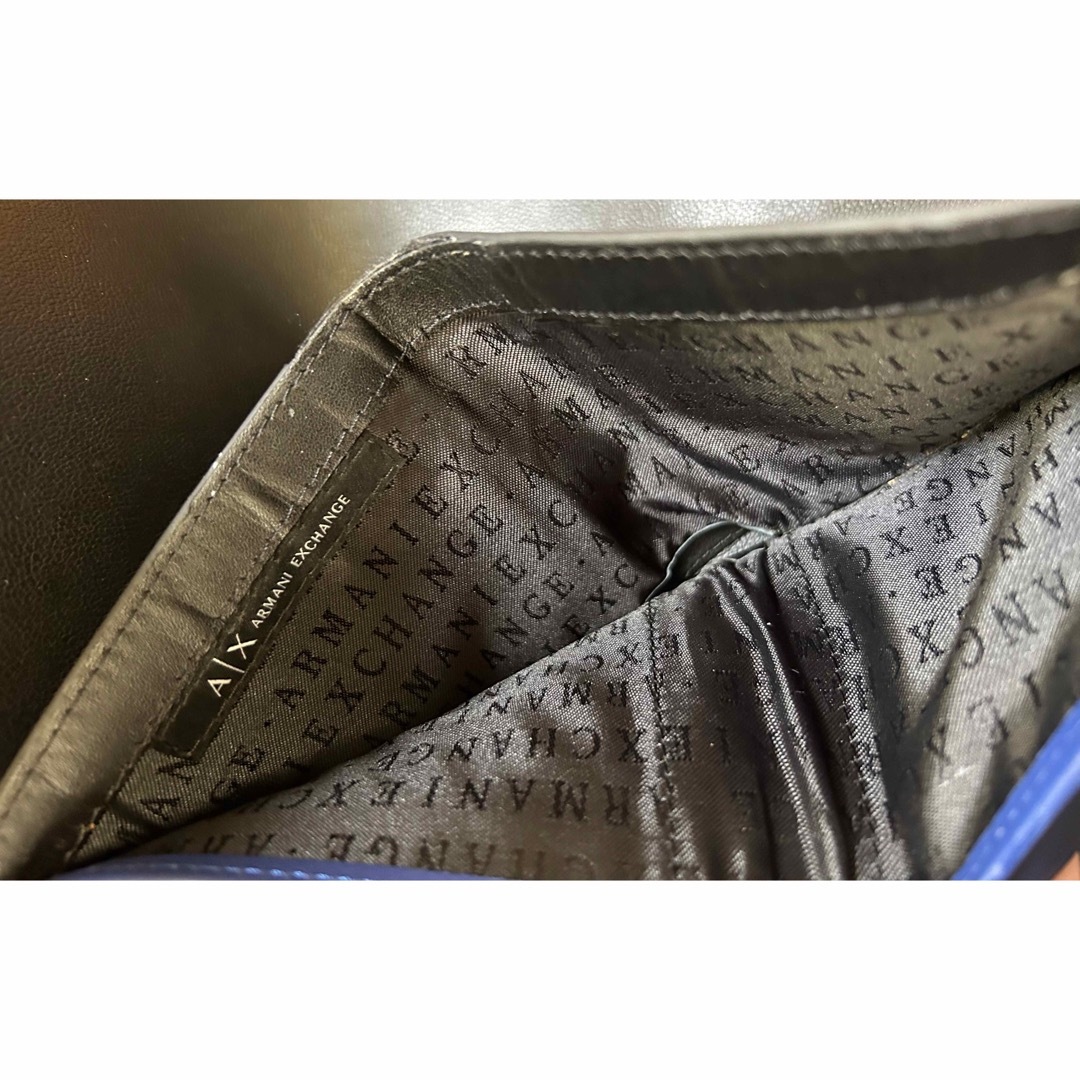 ARMANI EXCHANGE(アルマーニエクスチェンジ)のARMANI アルマーニエクスチェンジ メンズ 2つ折り財布 ブラック 総柄 メンズのファッション小物(折り財布)の商品写真