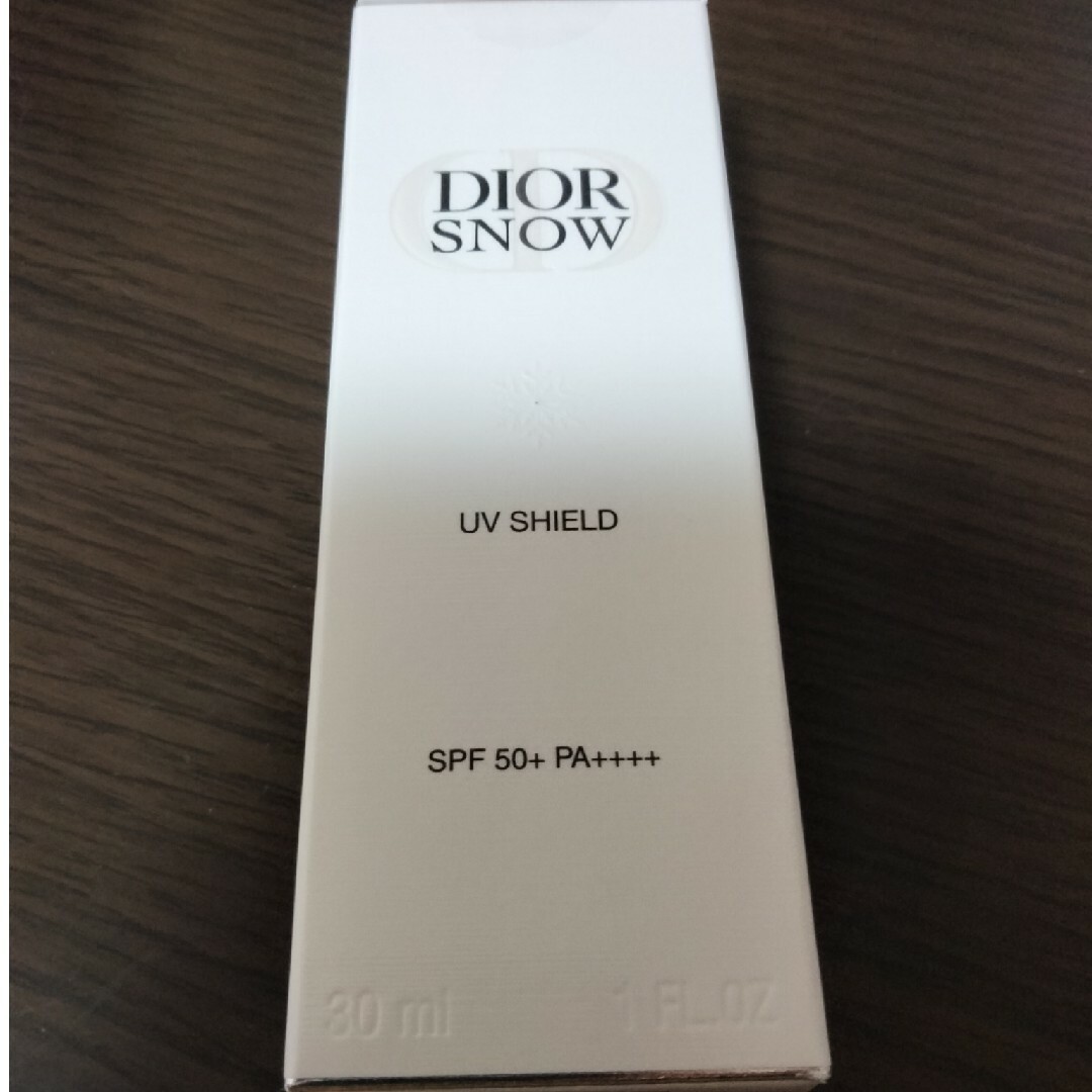 Christian Dior(クリスチャンディオール)の新品未開封　ディオール　スノーＵＶシールド30ml コスメ/美容のボディケア(日焼け止め/サンオイル)の商品写真