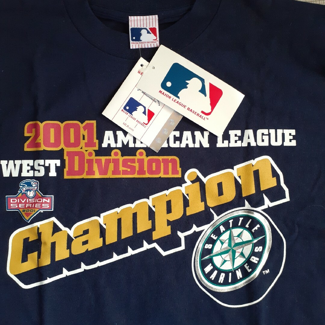 【新品】 マリナーズ MLB チャンピオン  2001 プリントTシャツ メンズのトップス(Tシャツ/カットソー(半袖/袖なし))の商品写真