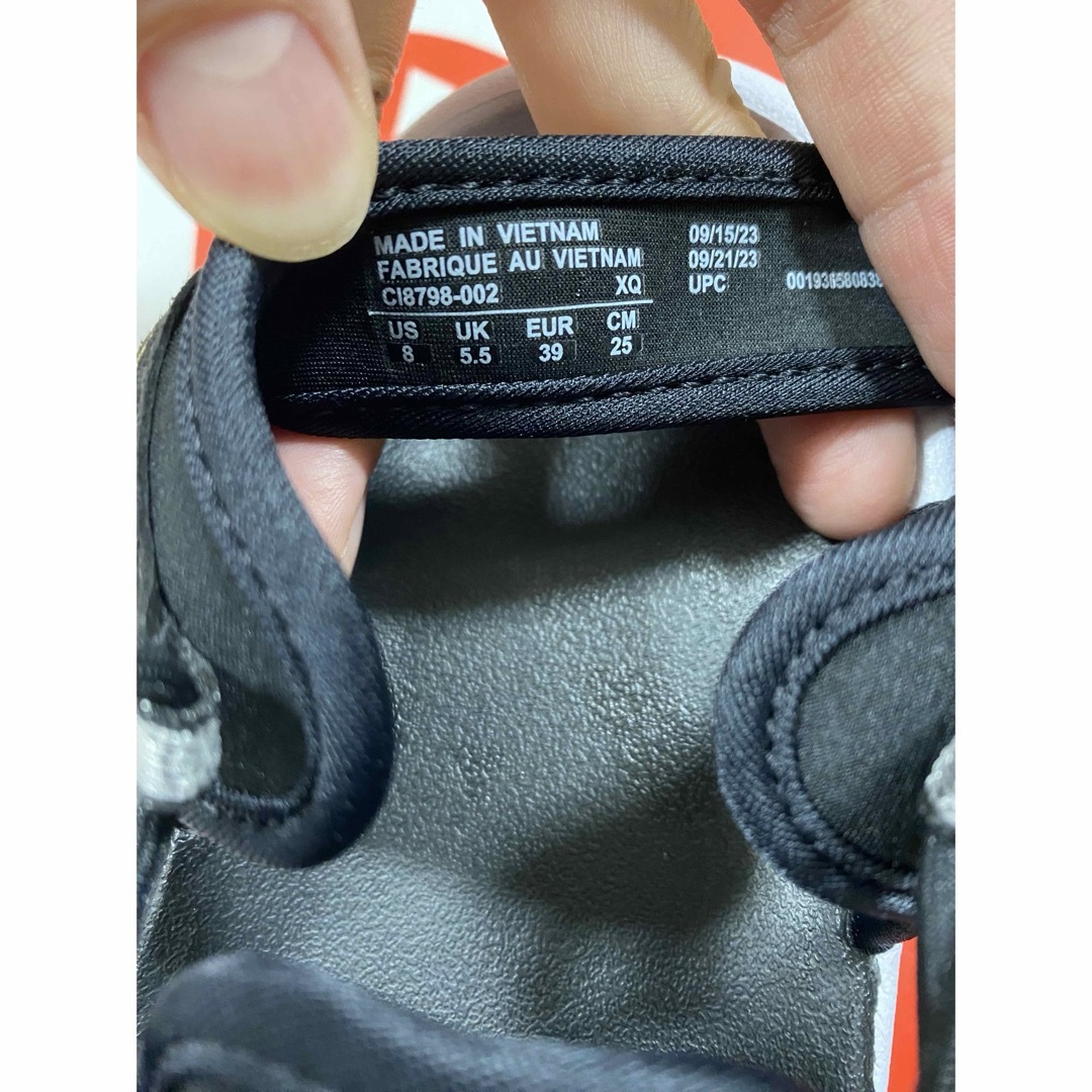 NIKE(ナイキ)のMiki様【NIKE】エアマックスココ/25センチ レディースの靴/シューズ(サンダル)の商品写真