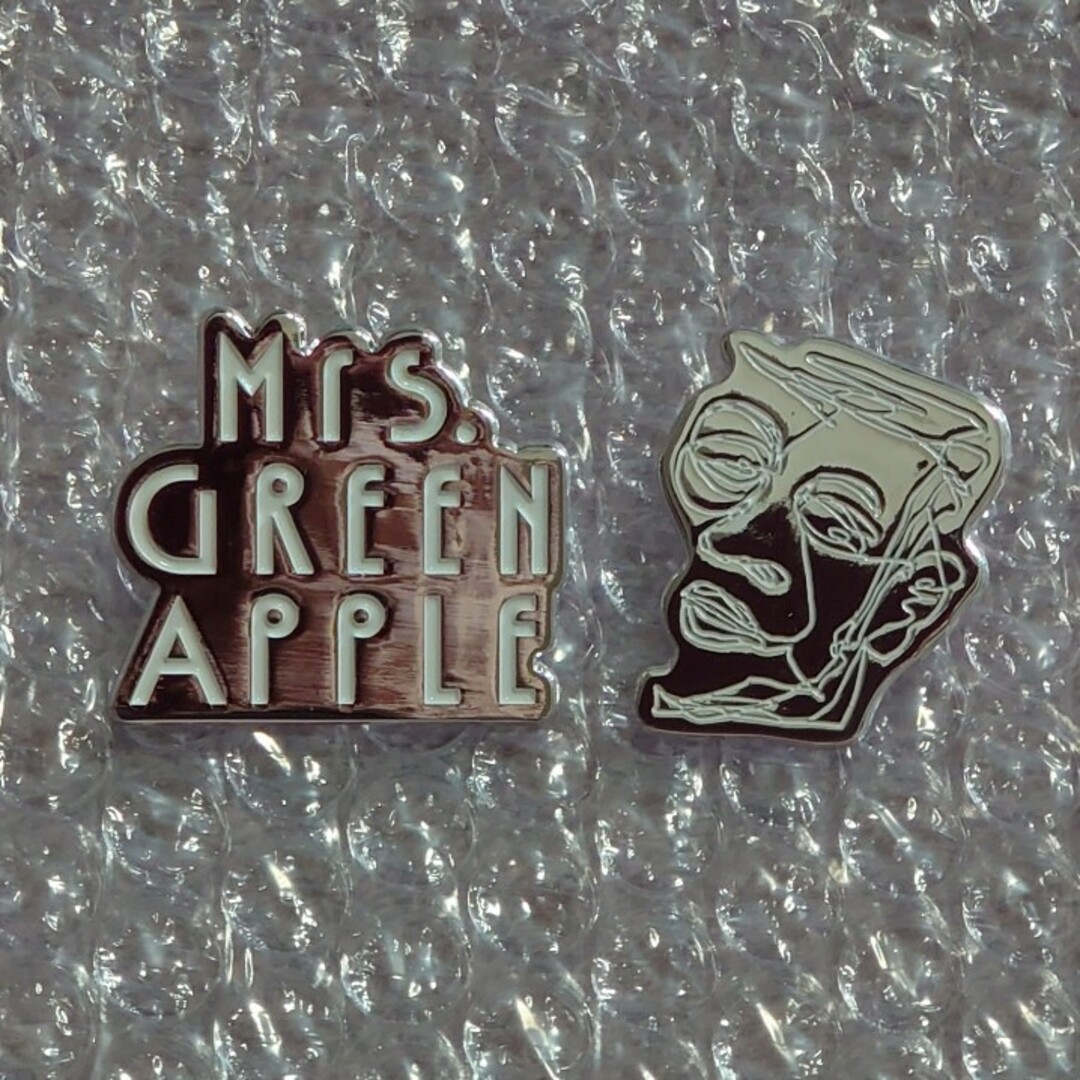 Mrs.GREEN APPLE　ホワイトラウンジ　ピンバッジ エンタメ/ホビーのタレントグッズ(ミュージシャン)の商品写真