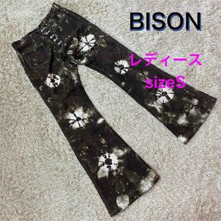 BISON ベルボトム　フレアパンツ　総柄　レディースS(デニム/ジーンズ)