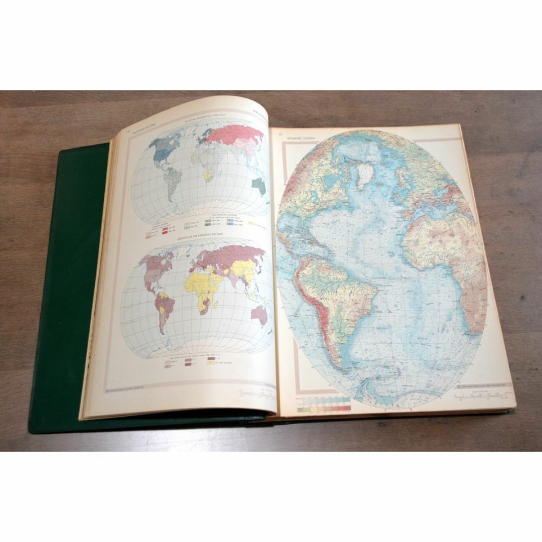 ペルガモン　Pergamon World Atlas  1968 英語版 地図帳 エンタメ/ホビーの本(地図/旅行ガイド)の商品写真