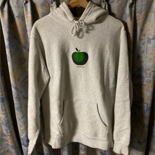 シュプリーム(Supreme)のSupreme Apple Sweatshirt りんご パーカー　19ss(パーカー)