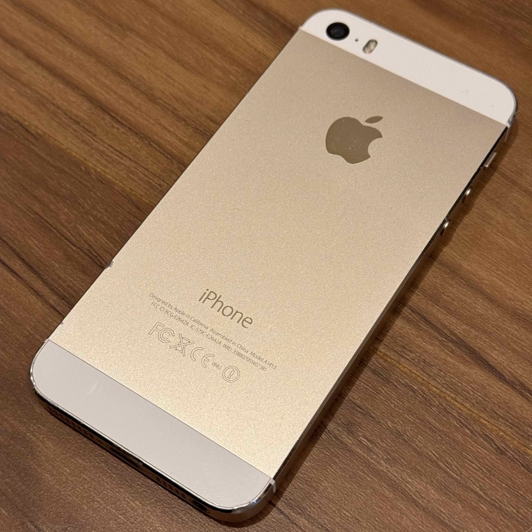 iPhone(アイフォーン)のiPhone 5s 6 セット　ジャンク A1586 A1453 スマホ/家電/カメラのスマートフォン/携帯電話(スマートフォン本体)の商品写真