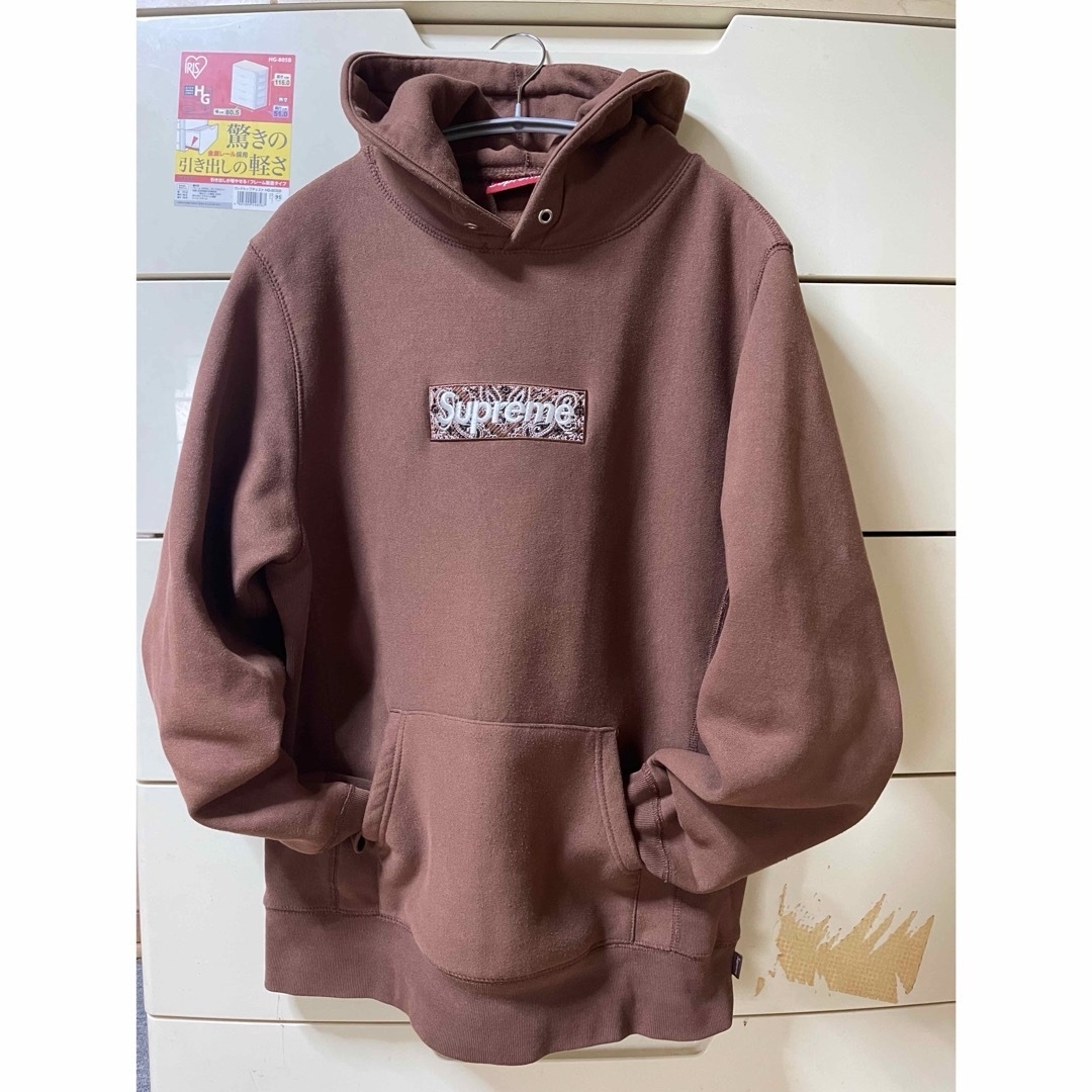 Supreme(シュプリーム)のsupreme バンダナBOXロゴパーカー　Mサイズ メンズのトップス(パーカー)の商品写真