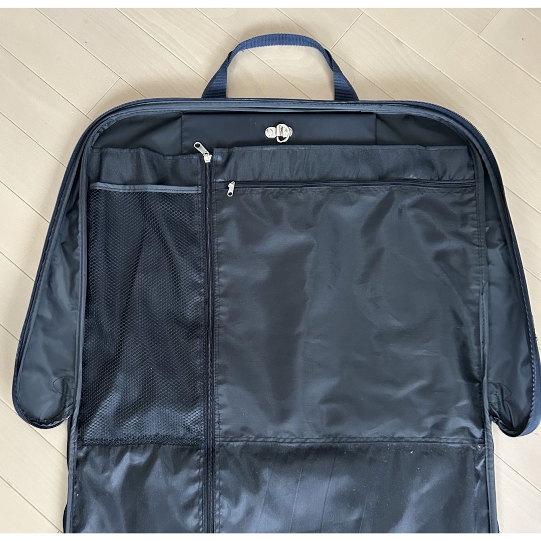 メルセデスベンツのスーツバック　ガーメントケース メンズのバッグ(その他)の商品写真