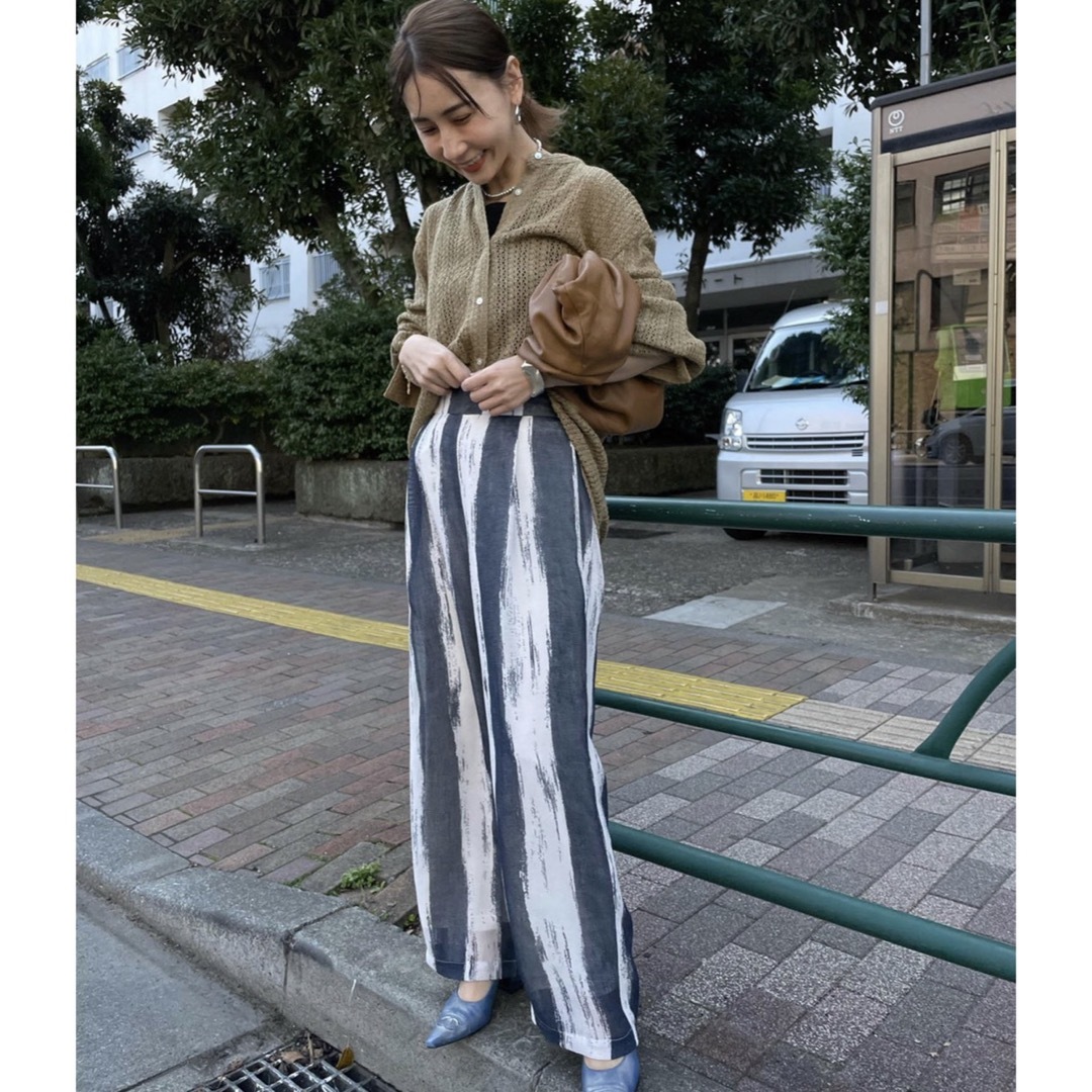 Ameri VINTAGE(アメリヴィンテージ)のAMERI  PAINT STRIPE RELAX PANTS レディースのパンツ(カジュアルパンツ)の商品写真