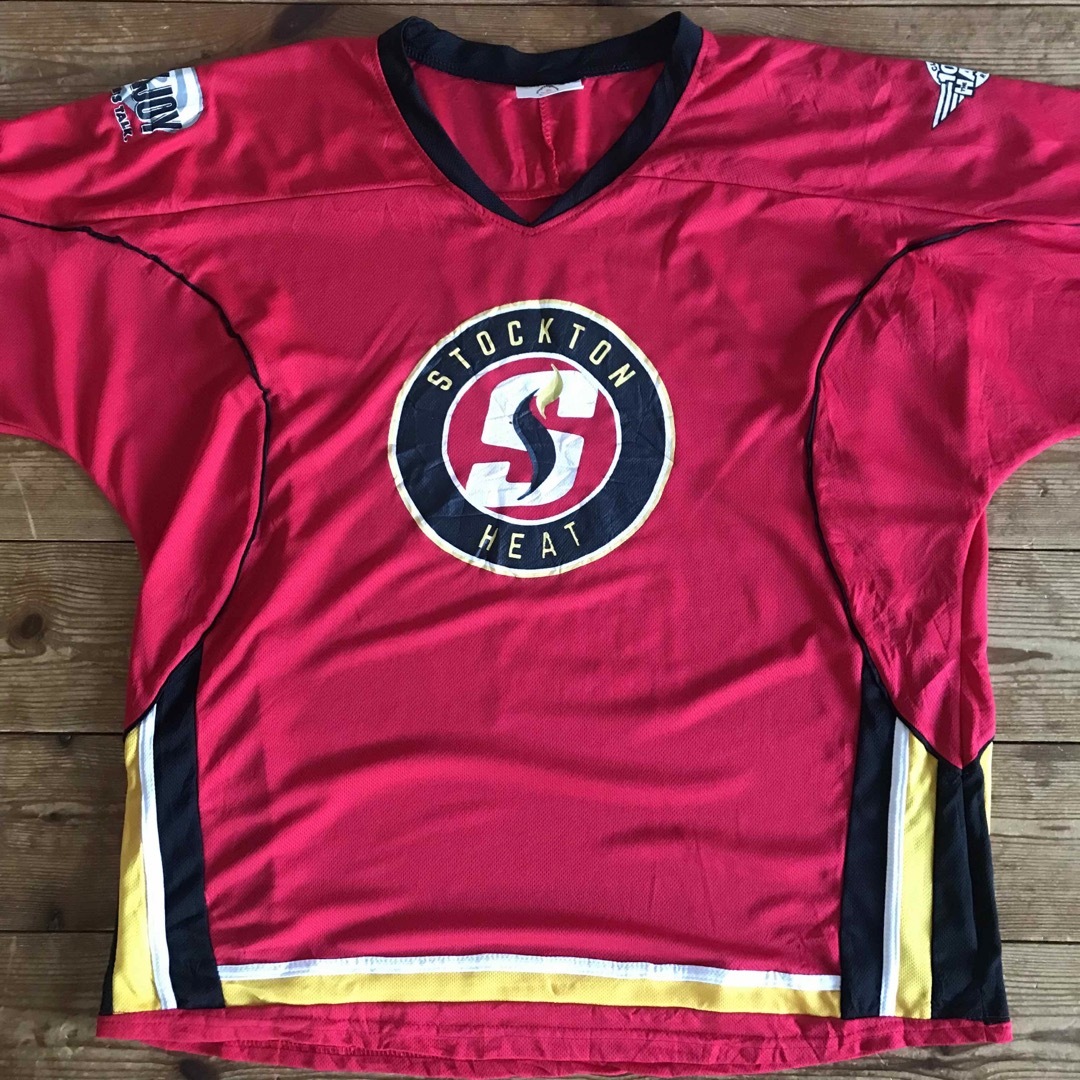 アイスホッケージャージ　ゲームシャツ　ユニフォーム　Stockton heat スポーツ/アウトドアのスポーツ/アウトドア その他(ウインタースポーツ)の商品写真