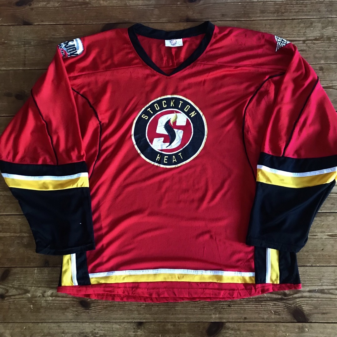 アイスホッケージャージ　ゲームシャツ　ユニフォーム　Stockton heat スポーツ/アウトドアのスポーツ/アウトドア その他(ウインタースポーツ)の商品写真