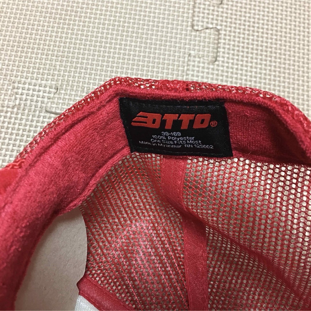 OTTO CAP(オットーキャップ)の新品 OTTO メッシュキャップのツートンレッド 白赤 メンズの帽子(キャップ)の商品写真