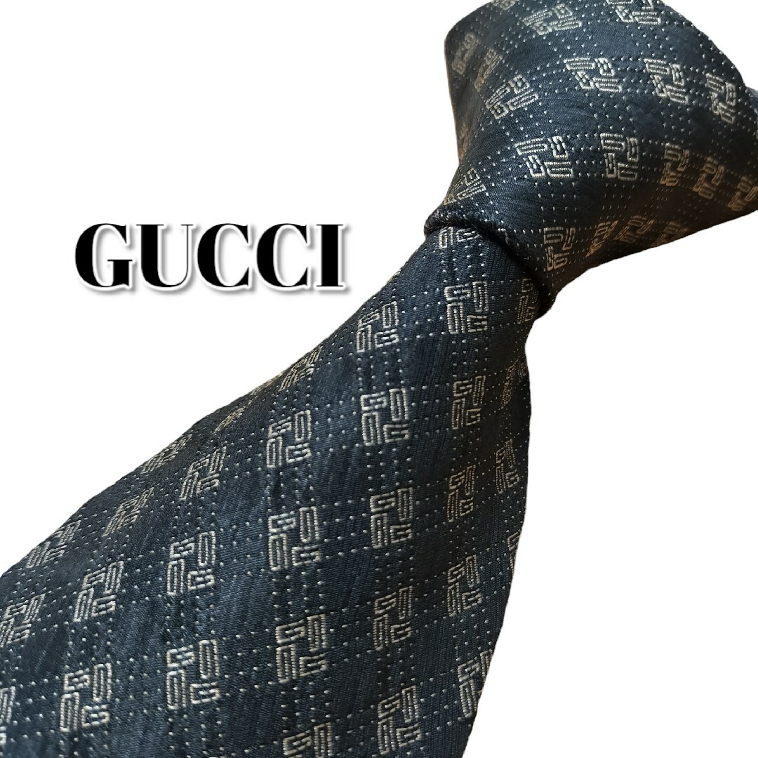 Gucci(グッチ)の★GUCCI★　グッチ　ブラック系　総柄　イタリア製 メンズのファッション小物(ネクタイ)の商品写真