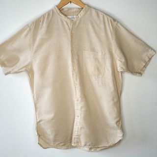 ユニクロ(UNIQLO)のユニクロ　UNIQLO　麻混　シャツ　ベージュ　Ｌサイズ　春夏(シャツ/ブラウス(半袖/袖なし))