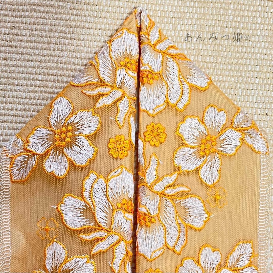 洗える刺繍半衿 山吹色のお花 レディースの水着/浴衣(和装小物)の商品写真